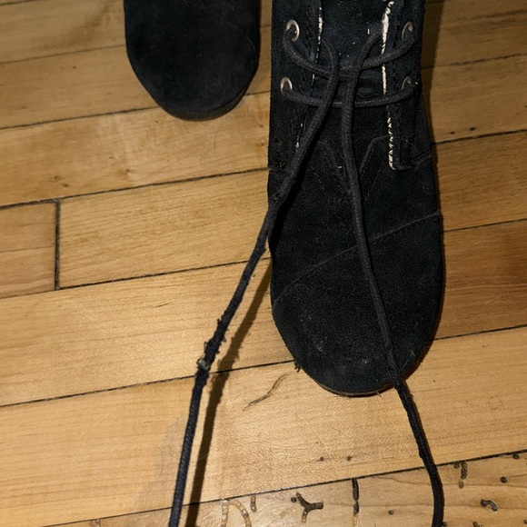 Black TOMS Wedge Booties - Picture 4 of 4